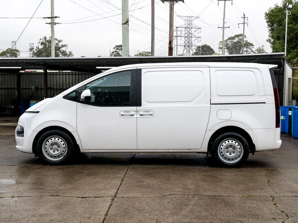 2021 Hyundai Staria Load Automatic Diesel