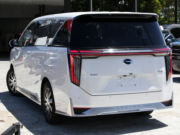 2025 GAC M8 PHEV Premium Automatic Front Wheel Drive