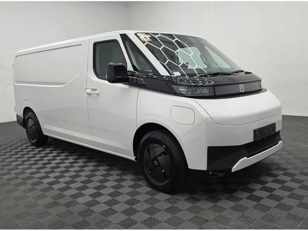 2026 Farizon SuperVan White Van Electric Automatic