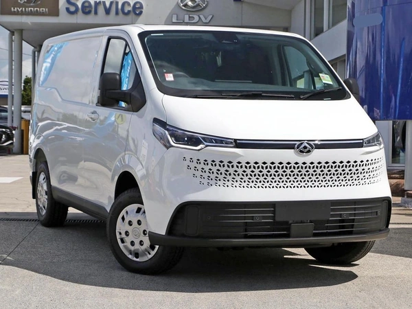 2026 Ldv Deliver 7 White Van Petrol Manual Transmission