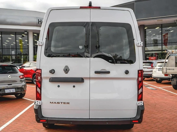 2026 Renault Master XDD Turbo Diesel Automatic