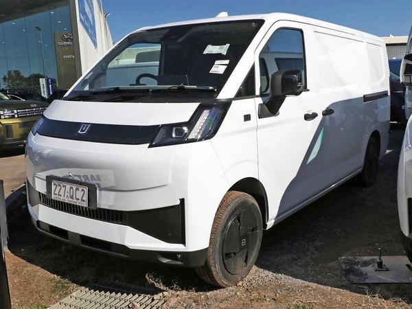 2026 Farizon V7E Standard Range Electric Automatic