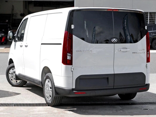 2026 Ldv Deliver 7 White Van Turbo Diesel Manual Transmission
