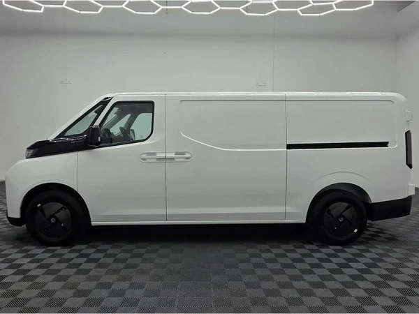 2026 Farizon SuperVan SWB Low Roof Automatic FWD