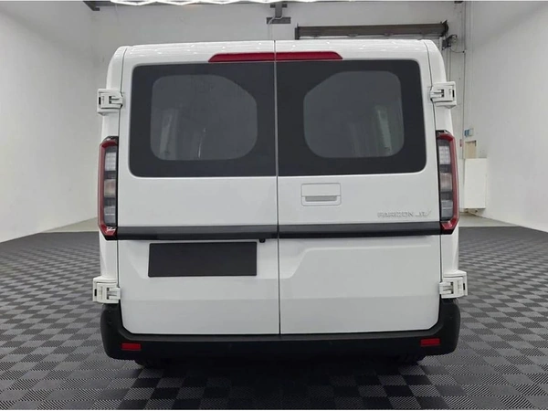 2026 Farizon SuperVan SWB Low Roof Automatic FWD