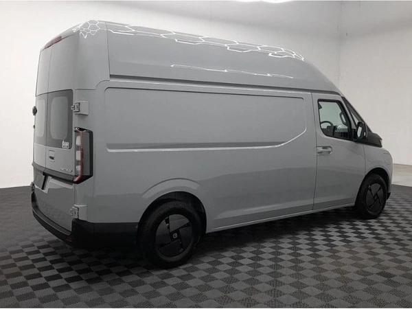 2026 Farizon SuperVan White Van Manual Front Wheel Drive