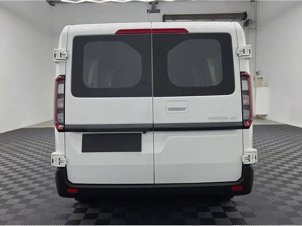 2025 Farizon SuperVan White Van Automatic Electric