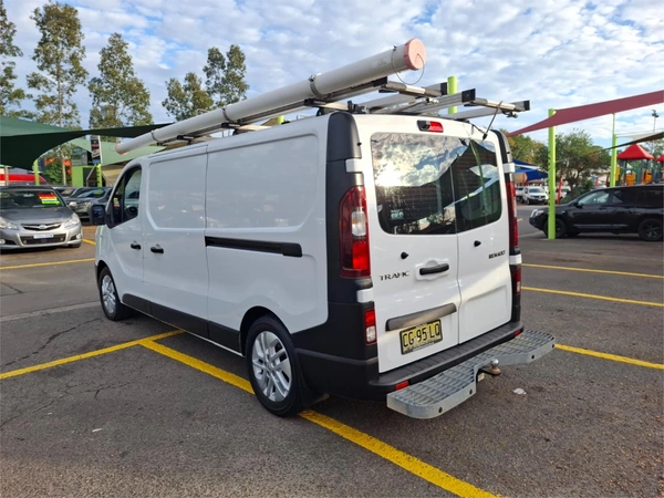 2015 Renault Trafic X82 Diesel Manual