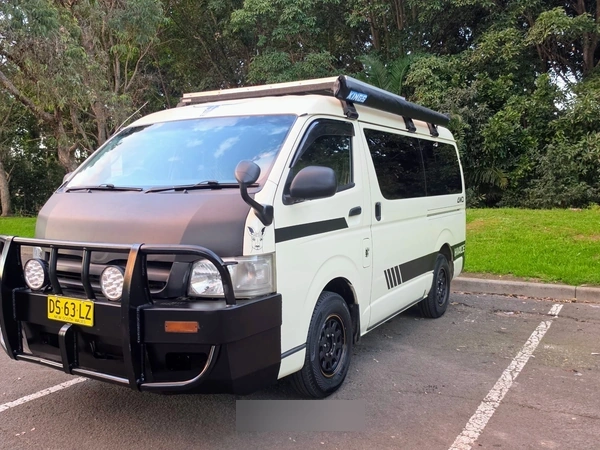 2007 Toyota HiAce TRH219W 4WD Automatic Reverse Camera