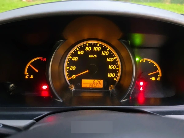2007 Toyota HiAce TRH219W 4WD Automatic Reverse Camera