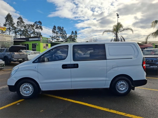 2015 Hyundai iLoad TQ2-V Diesel Automatic