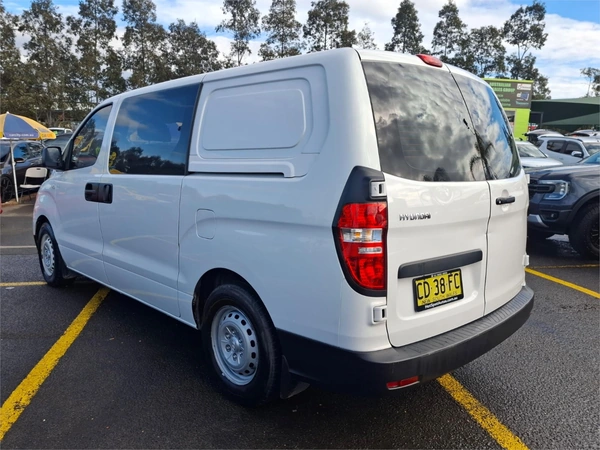 2015 Hyundai iLoad TQ2-V Diesel Automatic